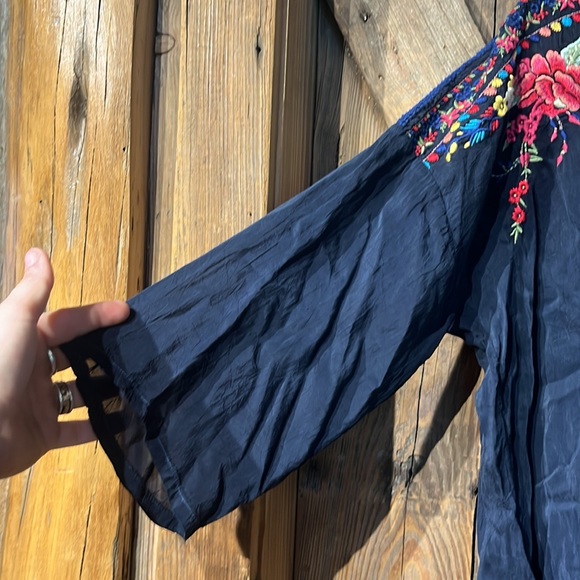 Johnny Was Tunic navy blue floral blouse - Picture 3 of 6